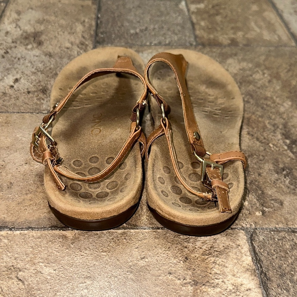 Vionic Size 7 - Picture 4 of 7